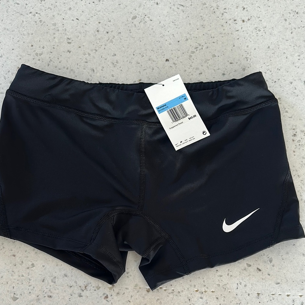 Women’s Nike Black Volleyball Size M NWT